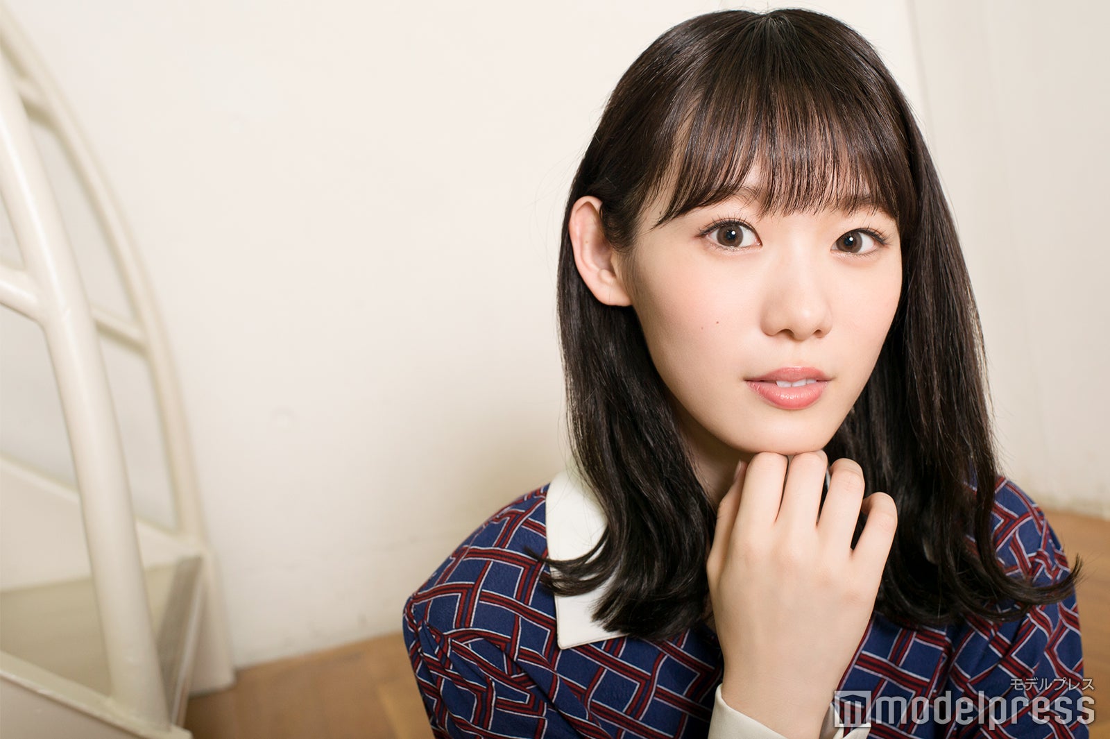 欅坂46小池美波、平手友梨奈が「明るく帰って来られるように」“伝説”「二人セゾン」きっかけで変化＜1stソロ写真集「青春の瓶詰め」インタビュー＞