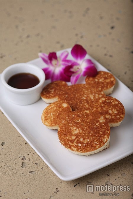 ミッキー・シェイプのパンケーキ（朝食のみ）／ドリンクセット（＄8．50）