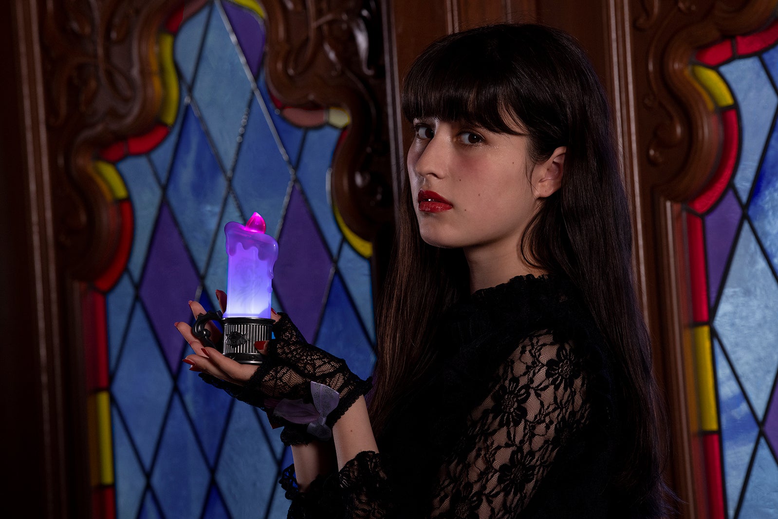 手袋1,200円、光るおもちゃ1,700円 （C）Disney