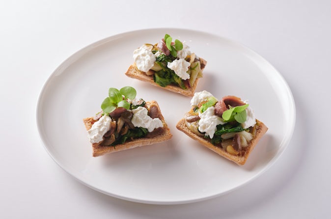 フリゼッリエンダイブとストラッチャテッラ（提供画像）