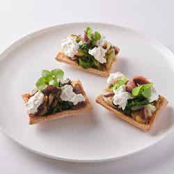 フリゼッリエンダイブとストラッチャテッラ(提供画像)