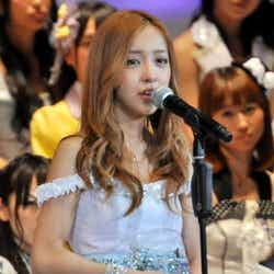 板野友美