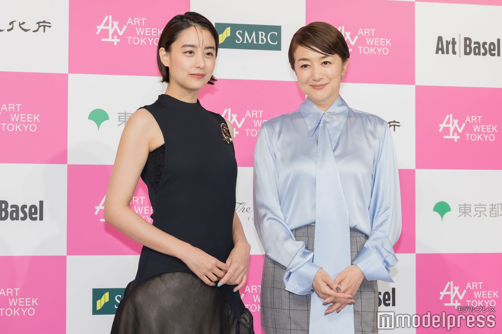 山本美月、鈴木京香（C）モデルプレス