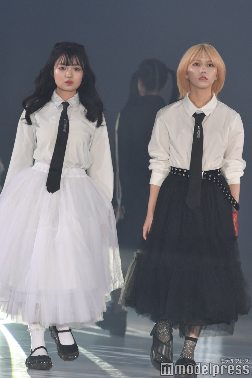 田丸夏歩、川後陽菜（C）モデルプレス