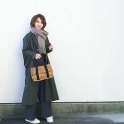 着回し力バツグン! グレーのワイドパンツでつくるシンプル大人コーデ10選
