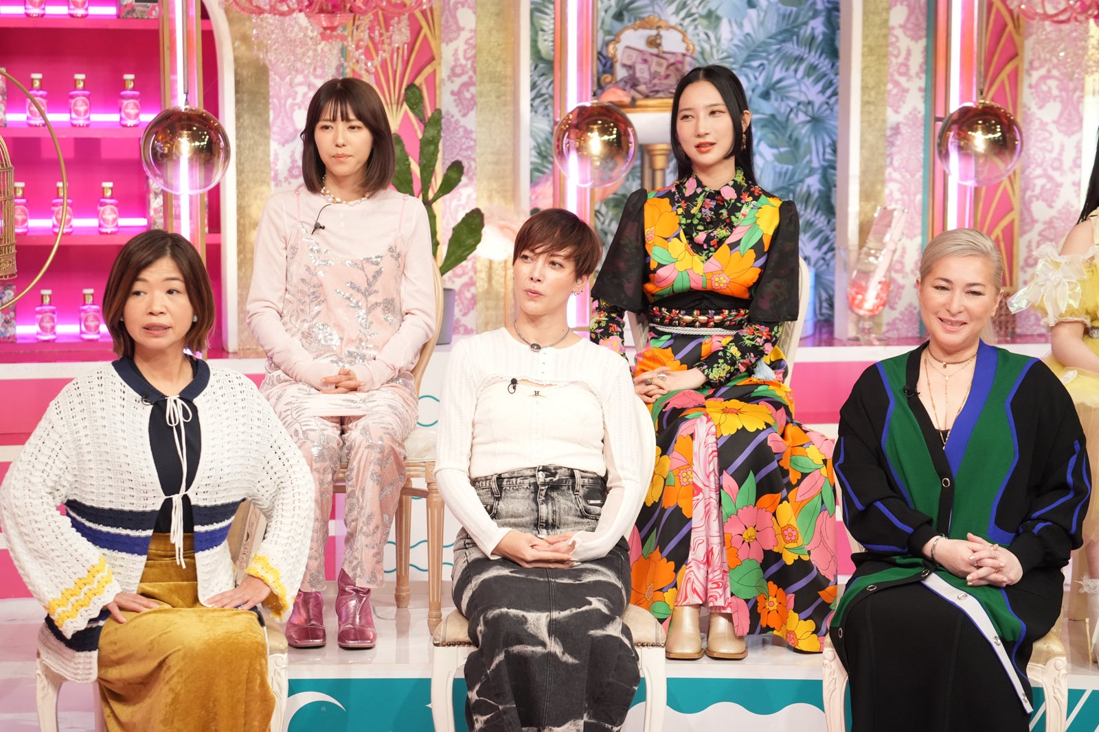 （前列左から）大久保佳代子、土屋アンナ、LISA（後列左から）若槻千夏、ファーストサマーウイカ（C）日本テレビ