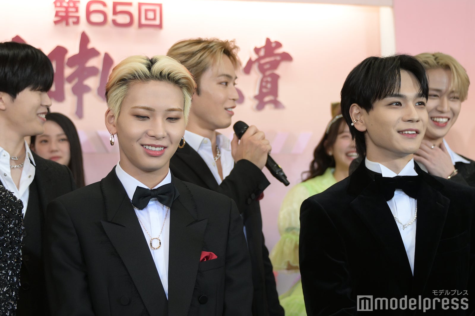 ボケる與那城奨の通常運転に笑うJO1メンバー（C）モデルプレス