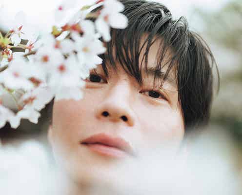 田中圭、物憂げ・ありのままの表情…40歳記念写真集の表紙&先行カット解禁 タイトルも決定【Non-title】