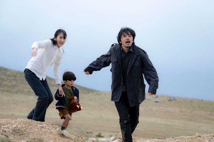 高梨臨、林遣都「VIVANT」第9話より(C)TBS