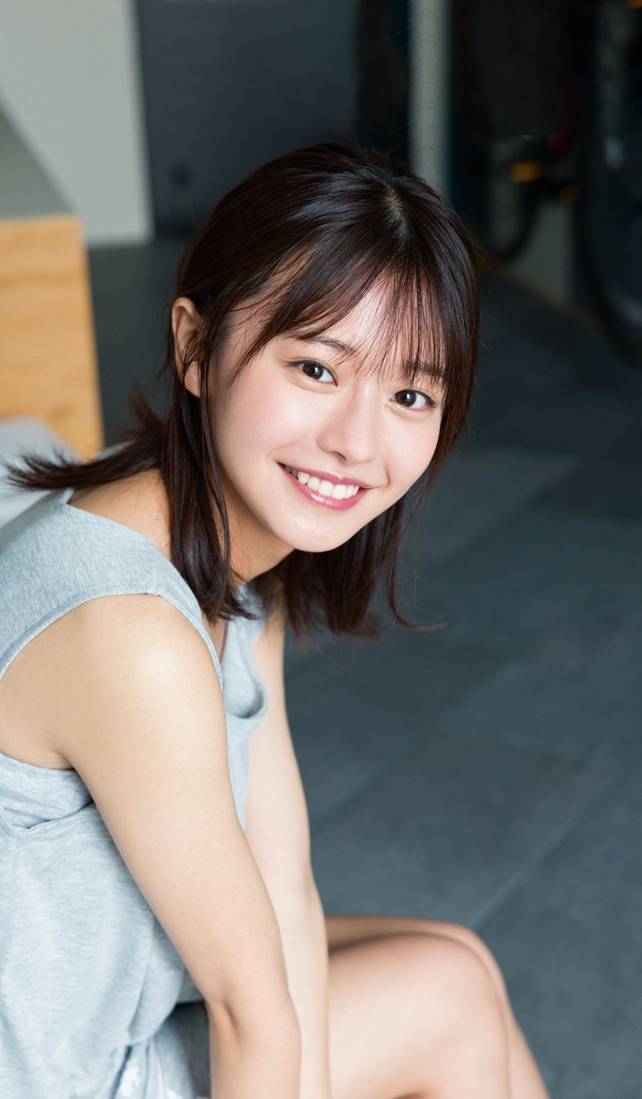 “仮面ライダーリバイス”浅倉唯、ノースリーブで素肌輝く 茨城県土浦へ旅デート