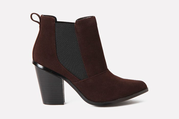 ポインテッドチェルシーブーツ「CHARLES & KEITH」5,767円(税込)/画像提供:CHARLES & KEITH