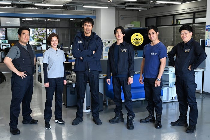 岡崎体育、中村アン、阿部寛、横浜流星、高橋光臣、有輝(C)TBS