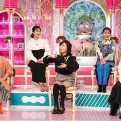 （前列左から）大久保佳代子、モモコ、長谷川理恵（後列左から）安田美沙子、鈴木あきえ（C）日本テレビ