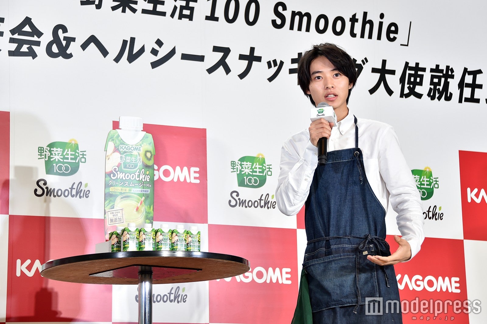 ヘルシースナッキングの大切さを熱弁する山崎賢人（C）モデルプレス