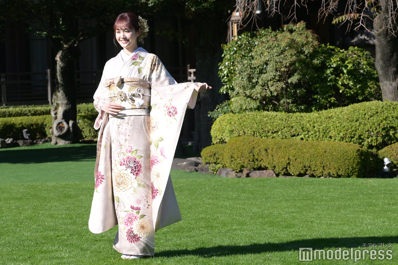 尾碕真花（C）モデルプレス