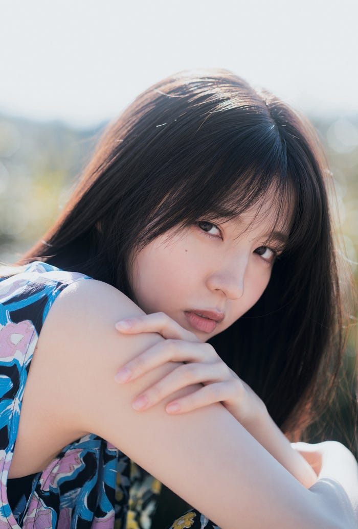 早川聖来/「B.L.T.2022年4月号」セブンネットショッピング特典ポストカード(提供写真)