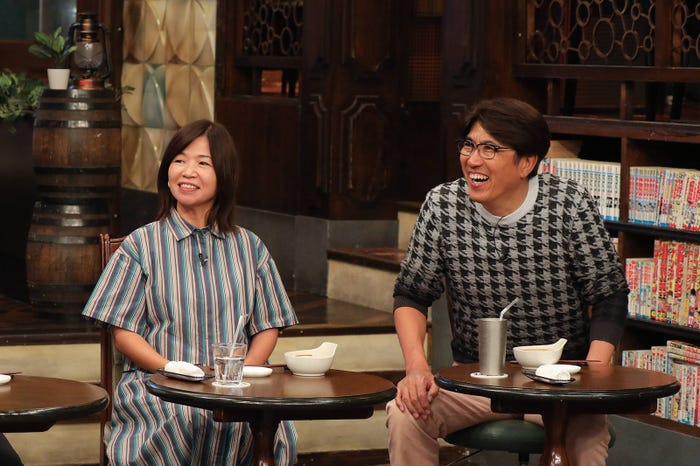 大久保佳代子、石橋貴明(C)フジテレビ