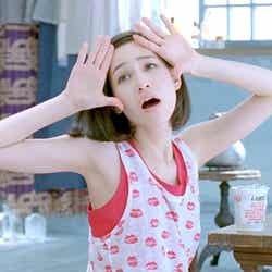 水原希子/ICEカップヌードル新CM「氷入れすぎた」篇より