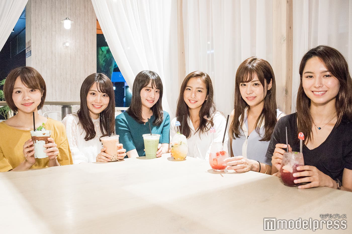 (左から)荒谷柚風さん、篭嶋佑実さん、末吉瞳さん、田本詩織さん、齊藤紫帆さん、ヴァッツ美良さん(C)モデルプレス