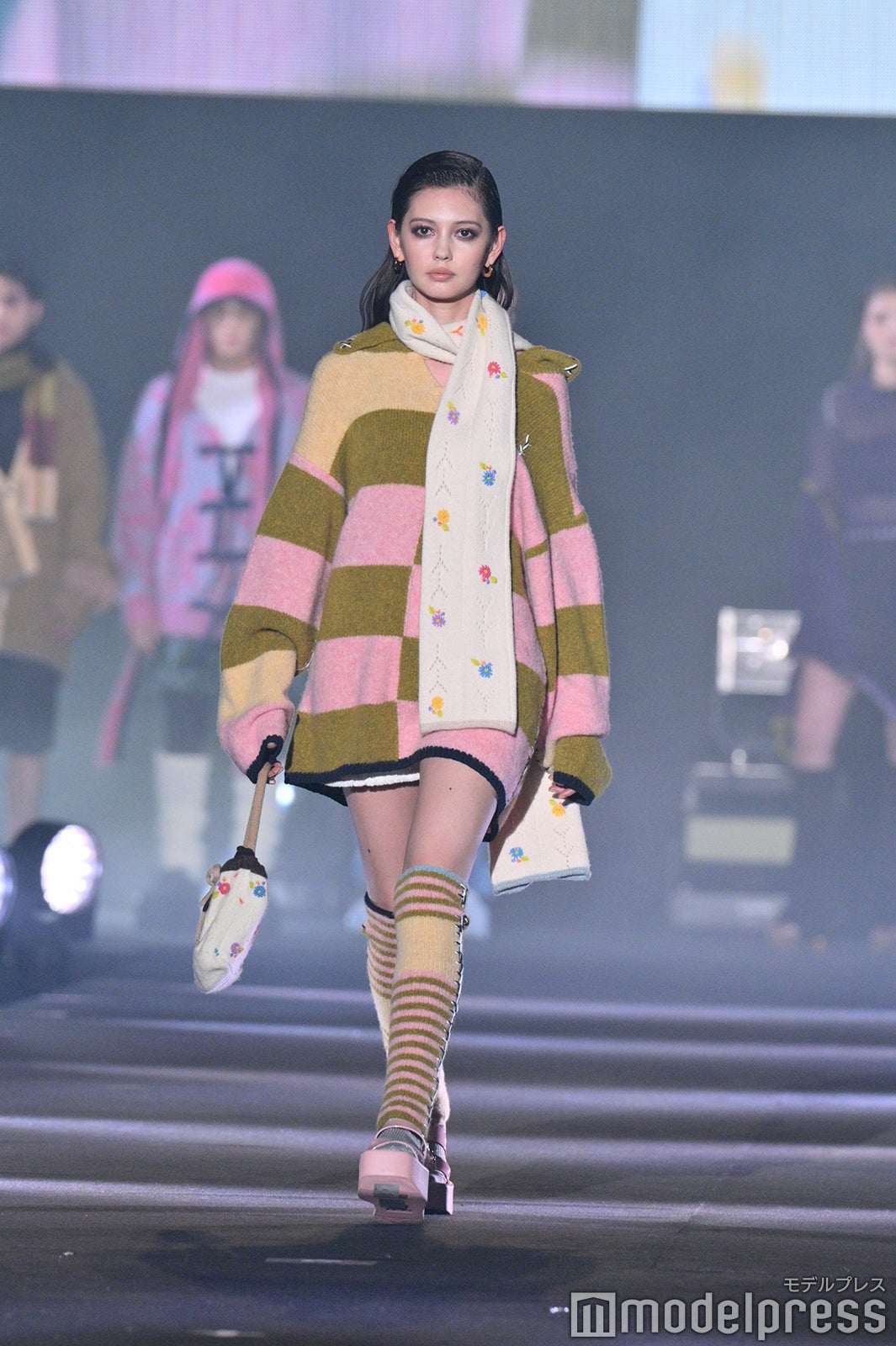 （C）モデルプレス