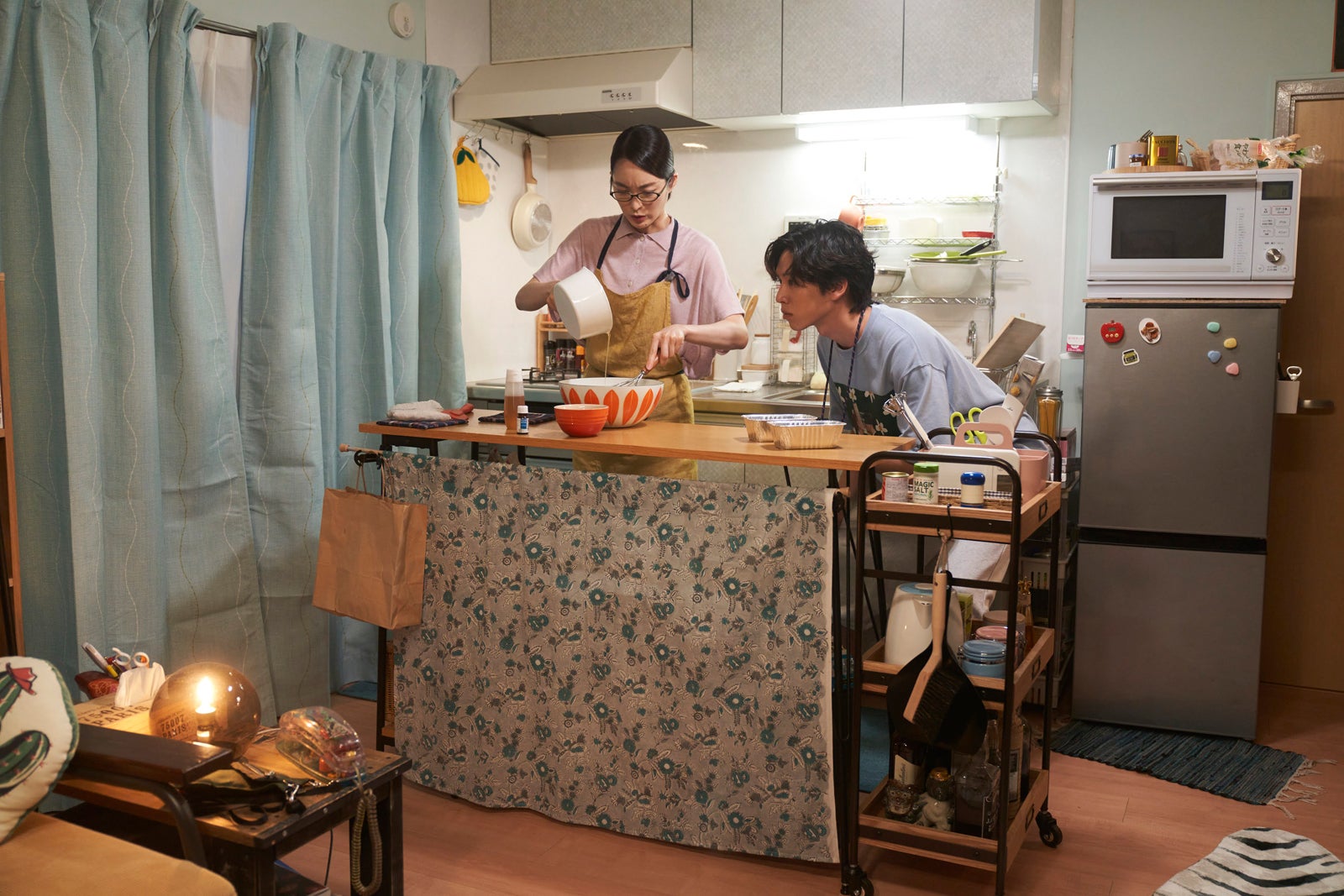 朝倉あき、坂東龍汰「きのう何食べた？ season2」第9話より（C）「きのう何食べた？ season2」製作委員会（C）よしながふみ／講談社