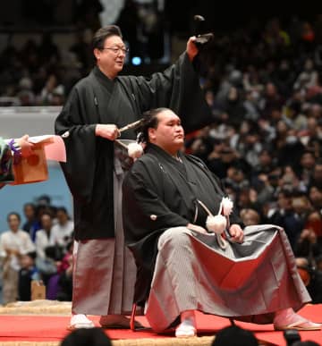 引退相撲の元照ノ富士「泣かそうとしていた」断髪式の先代師匠とのやりとり明かす「なんで泣くの」涙なく堂々新ヘアスタイルに