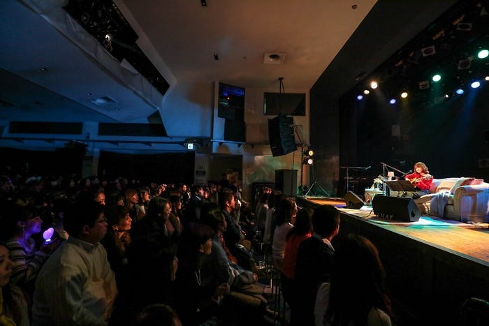 ライブの様子/写真:渡邉一生