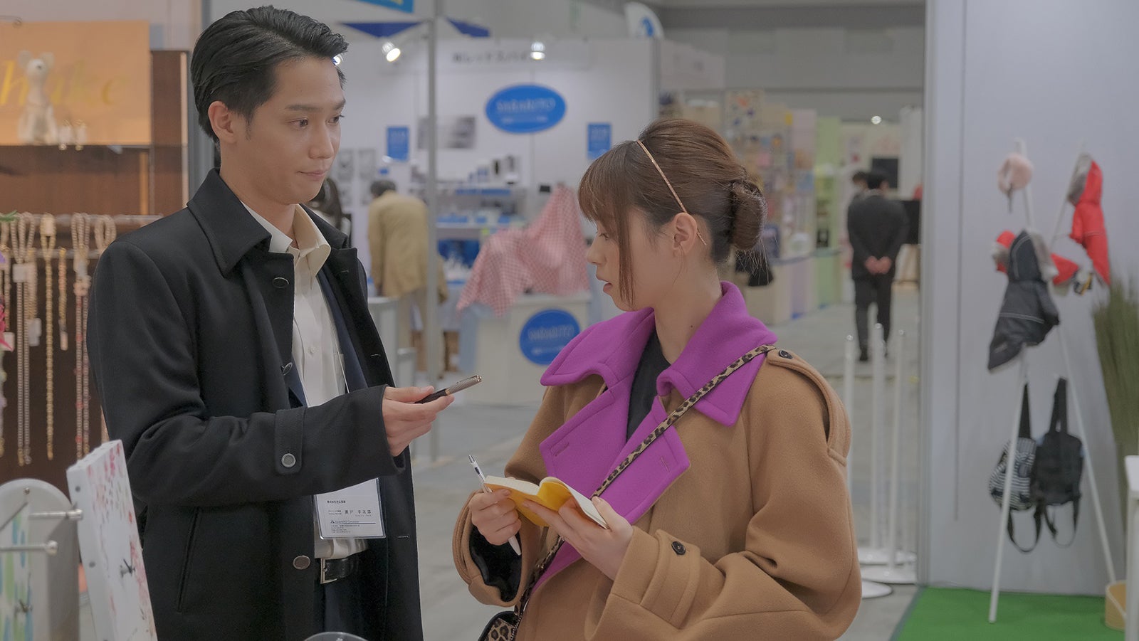 味方良介、西野七瀬 （C）「ホットママ」製作委員会