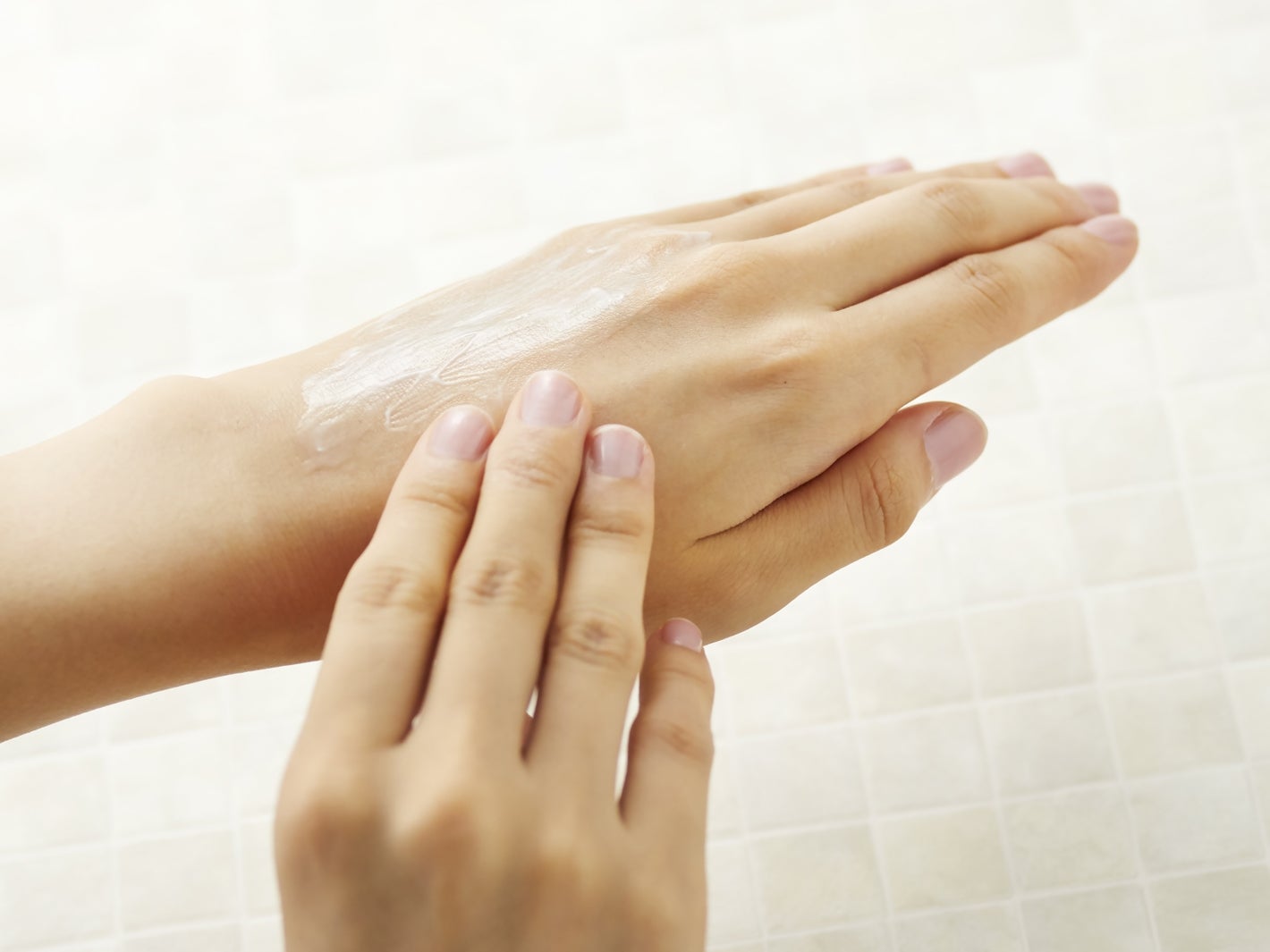 馴染ませていくとコクのある白いパック状に