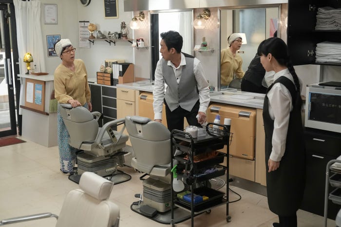 キムラ緑子、北村有起哉、麻生久美子「おむすび」第84話(C)NHK