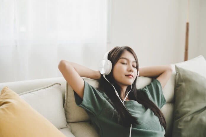 TikTokの影響で耳に残る歌がヒットの鍵!