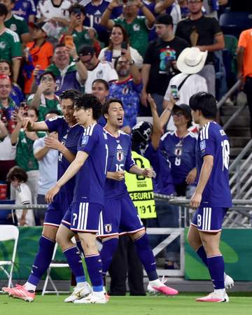 日本が開始4分で先制！鎌田大地が技あり2戦連続弾、W杯日本最速弾 森保采配的中 9割が日本人サポ、まるでホームのスタジアム大歓声