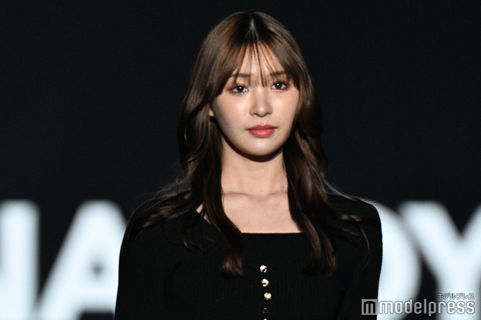 「花束オオカミ」中川紅葉、美脚際立つミニワンピ姿でランウェイ闊歩【TGCあいち・なごや2026】