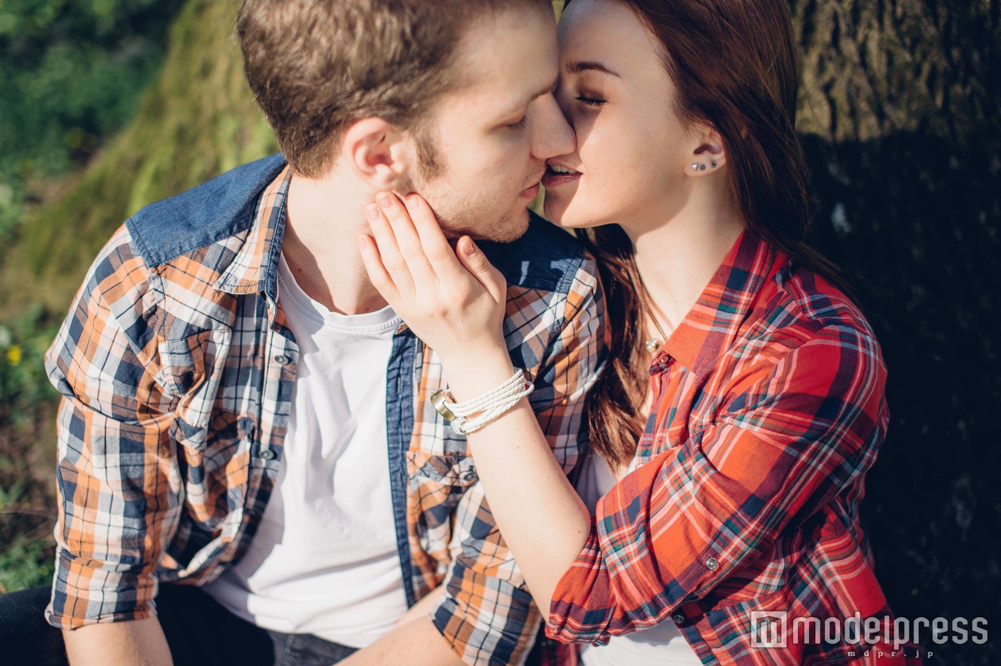 オフィスでの出会いも大切にしよう（photo-by-shipskyy／Fotolia）