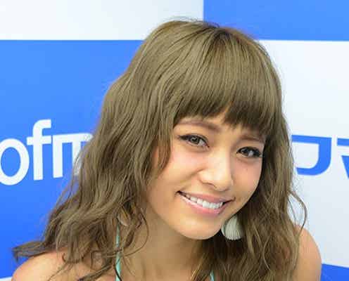 モデル小泉梓、豊満美バストで悩殺 「これで最後」と卒業宣言飛び出す