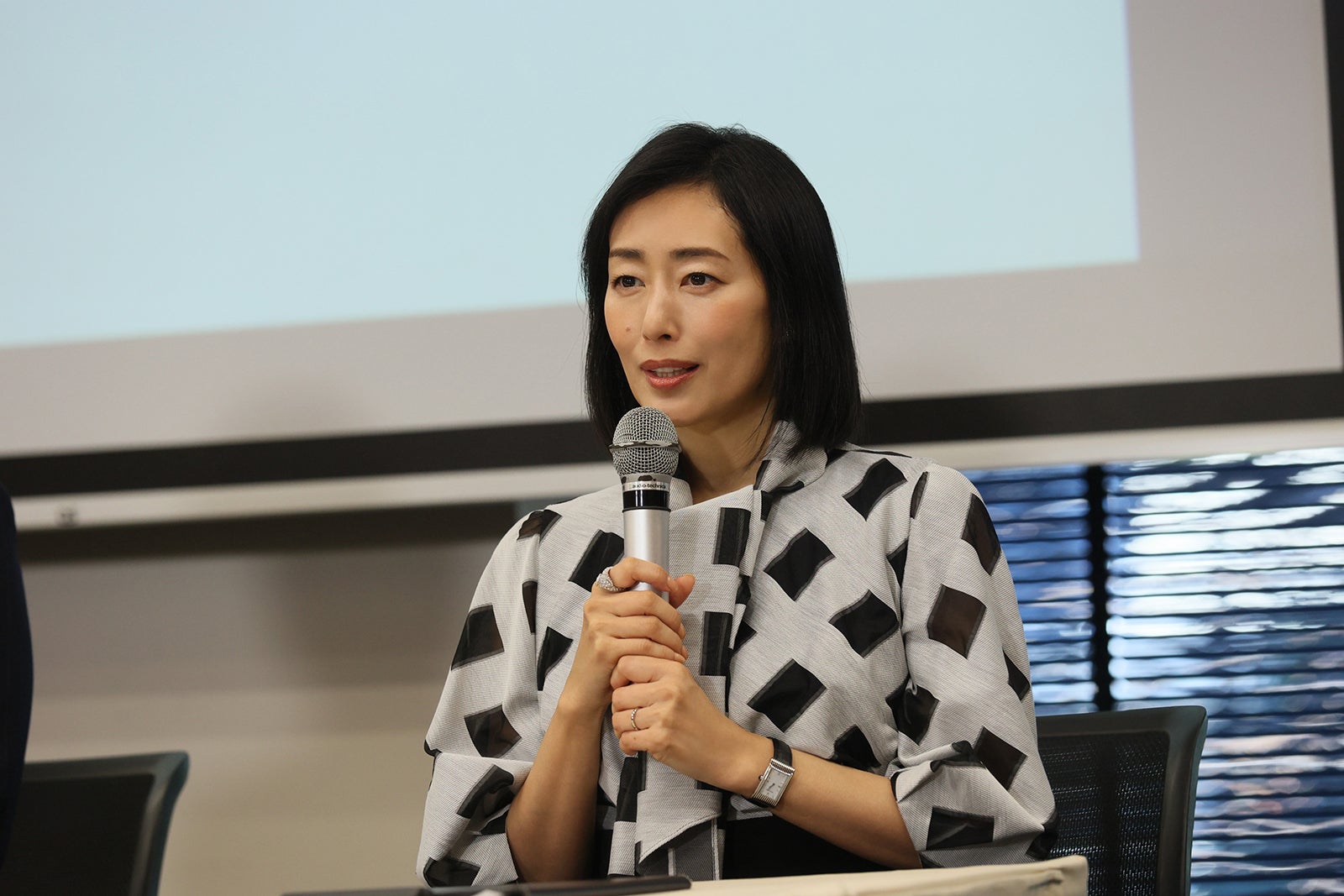 木村多江「厨房のありす」第1話より（C）日本テレビ