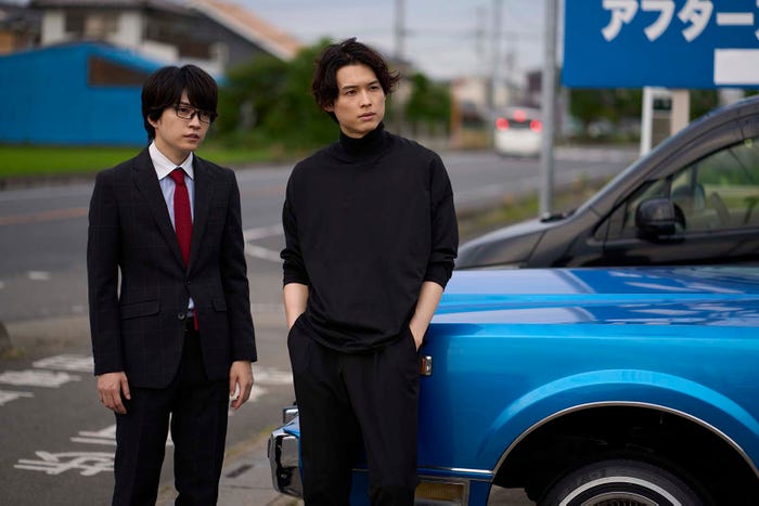 西畑大吾、松村北斗「ノッキンオン・ロックドドア」第2話より(C)テレビ朝日