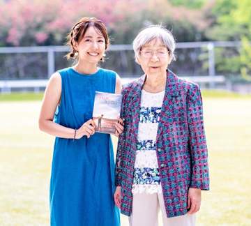 カープ女子タレント、うえむらちかの小説「1946年の女子塁球部」が発売 原爆投下の広島でソフトボールに打ち込んだ祖母がモデル