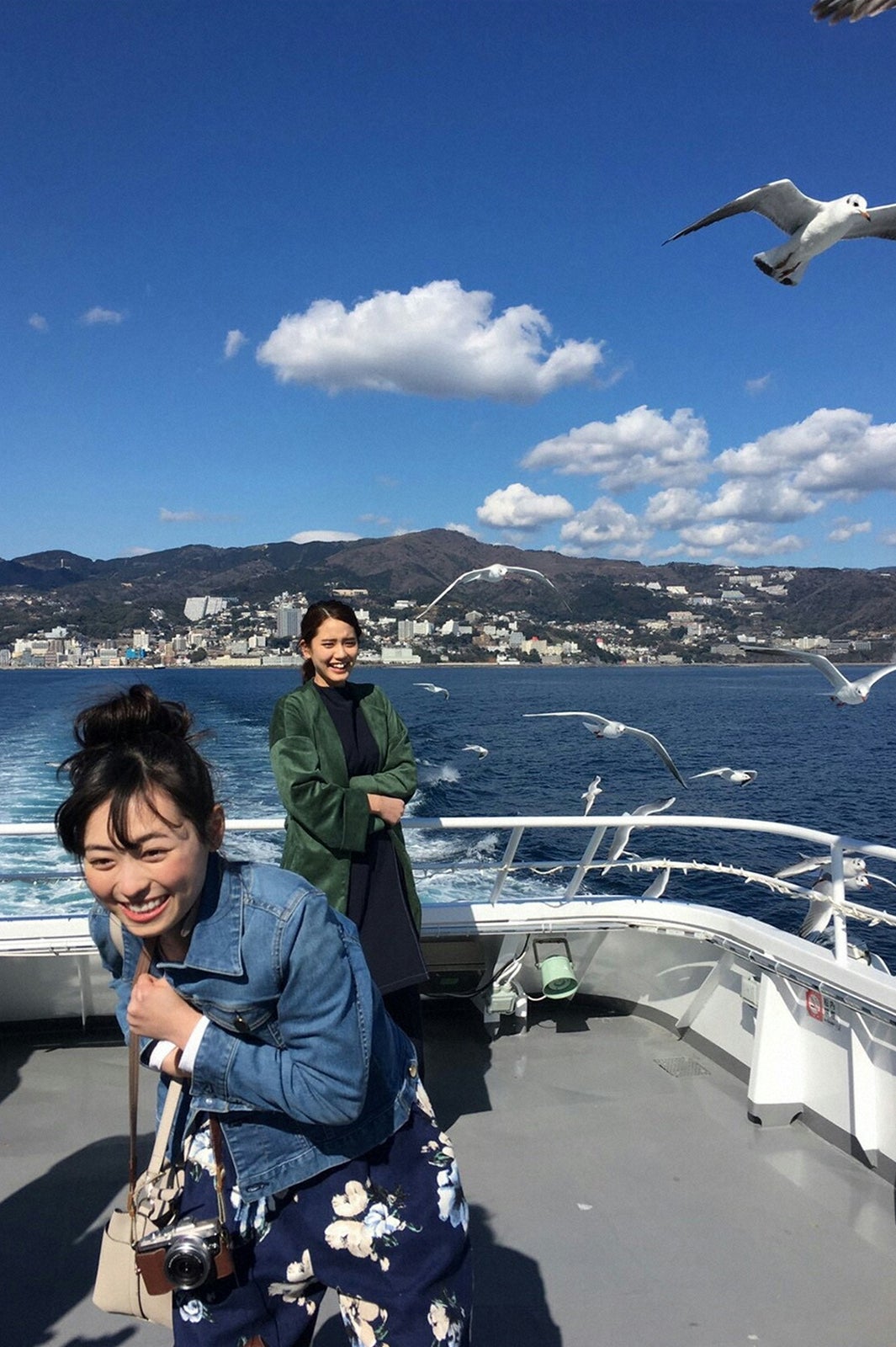 （左から）福原遥、山崎紘菜／画像提供：TBS