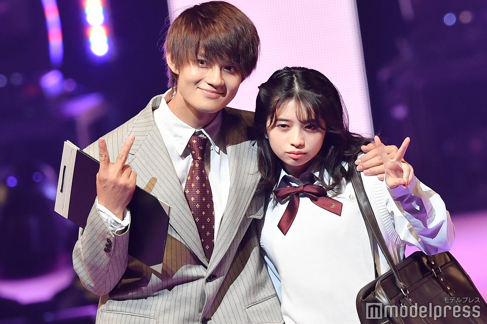 佐野勇斗、桜田ひより（C）モデルプレス