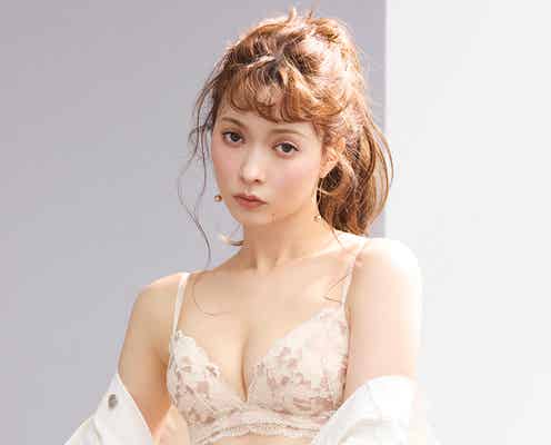 八木アリサ、ランジェリー姿披露 “盛りブラ”も着こなす