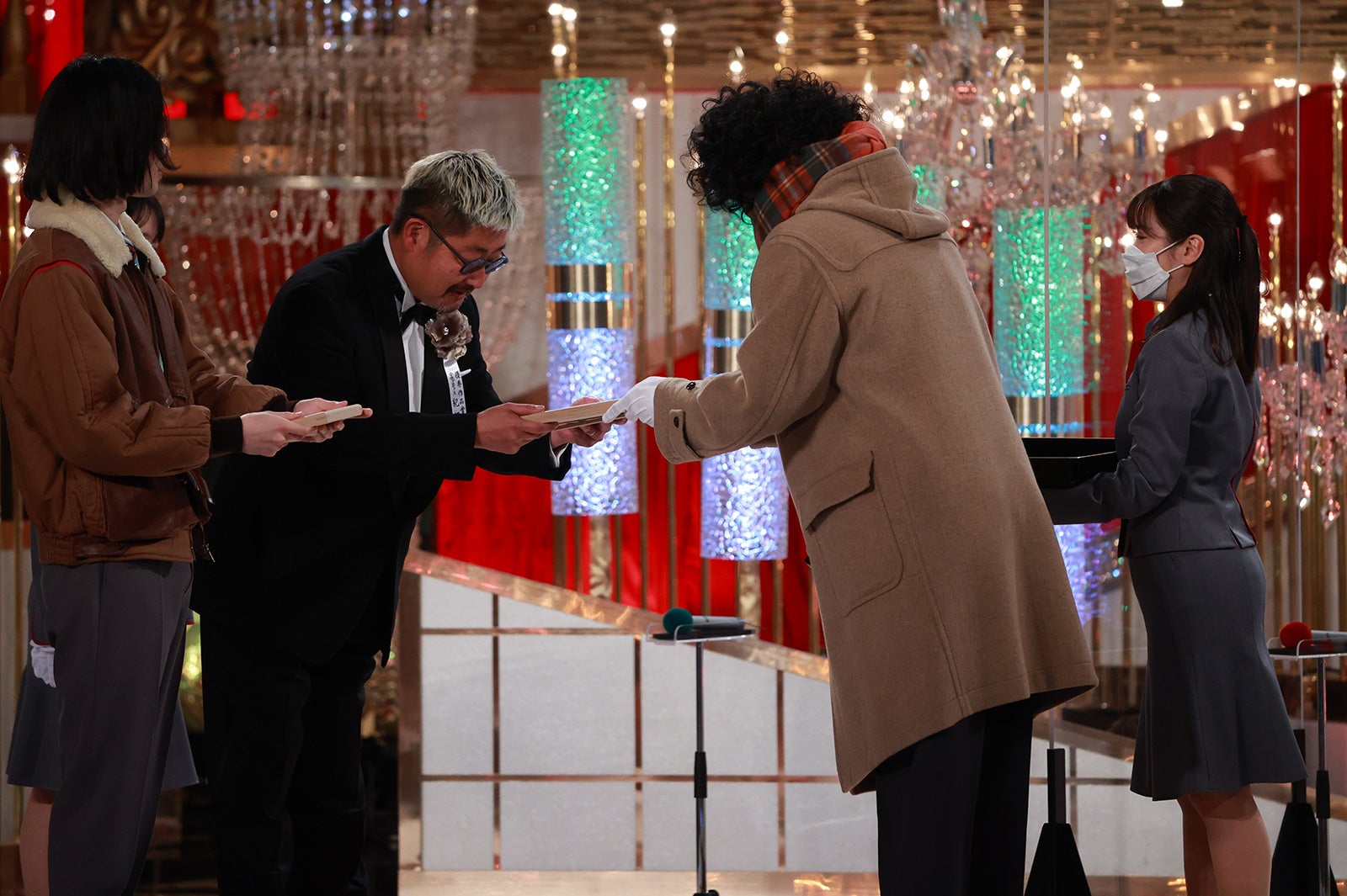 菅田将暉、紀伊宗之氏、小栗旬（C）東京写真記者協会