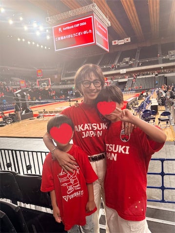安田美沙子、家族でバスケ日本代表戦を観戦「夫婦でジョーダン履いて行ってきました」