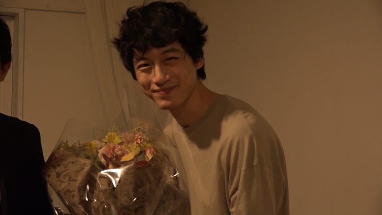 画像18 25 坂口健太郎 寝顔 爽やかスマイルがかわいい モデルプレス