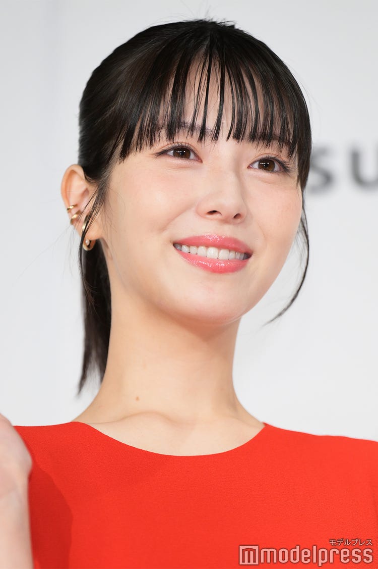 浜辺美波   　 モデルプレス 画像18/48) 浜辺美波、4年ぶり写真集は「25点満点中25点」“10年越しのリベンジ”への意気込みも【25】 - モデルプレス