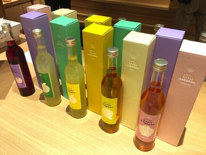 オリジナルのクラフトリキュールはデザインも素敵！