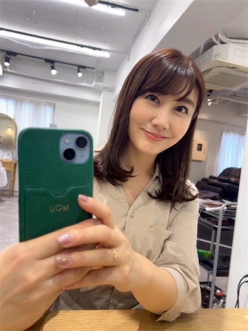安めぐみ、美容院帰りの自撮りショット披露「ツヤツヤ、復活しました」仲良し姉妹ショットも公開