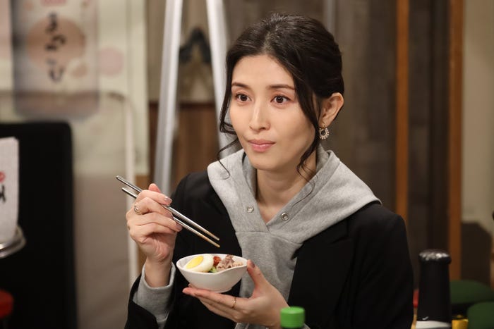 橋本マナミ「婚活1000本ノック」第5話より(C)フジテレビ