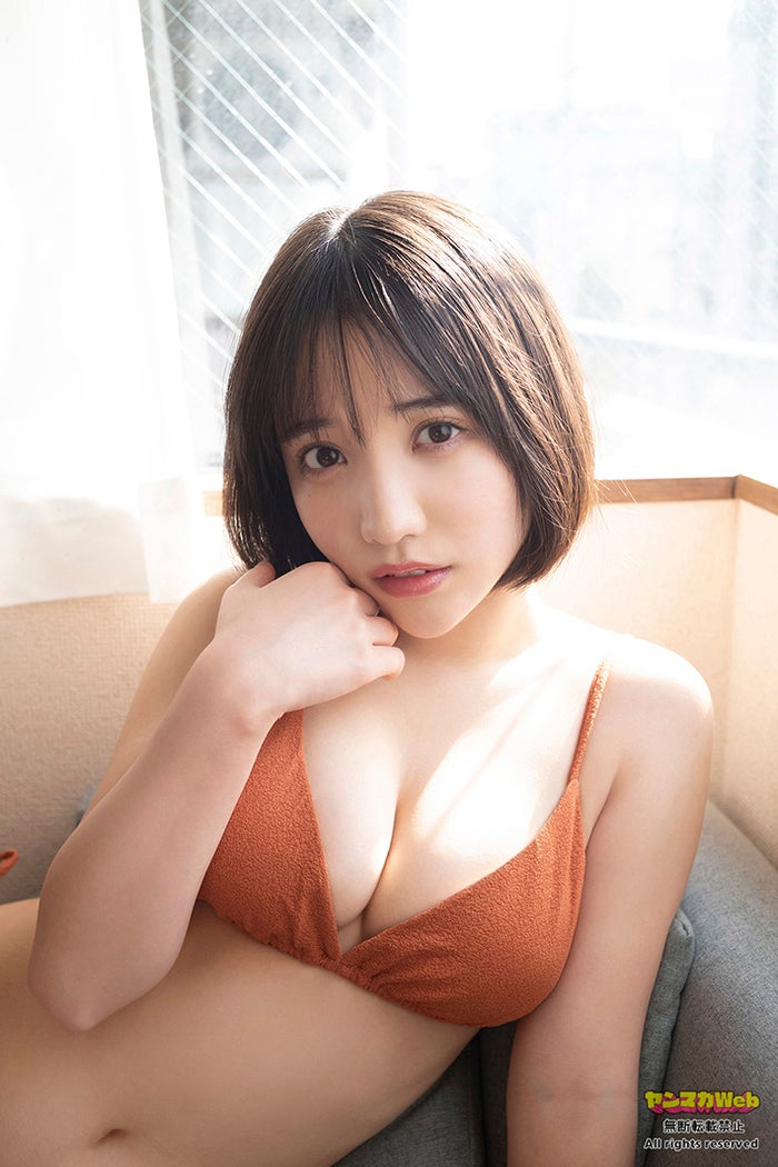 INUWASI・はのんまゆ、美バスト全開 シックな水着姿で大人な雰囲気に