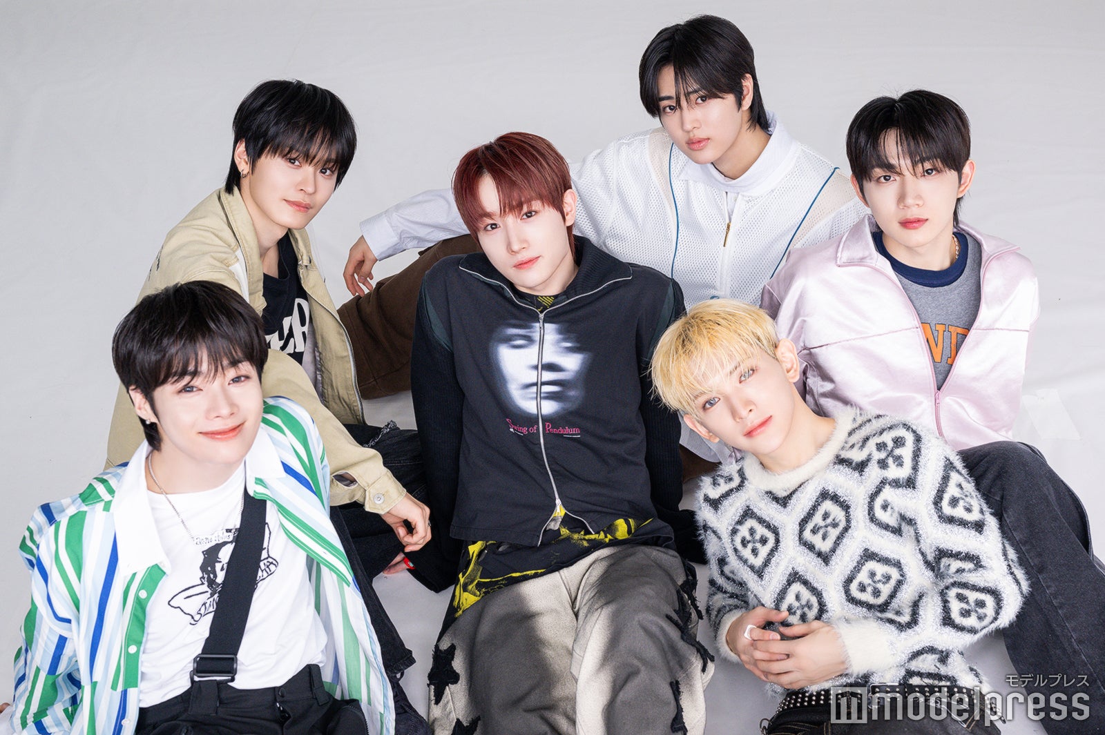 TEMPEST（左上から時計回りに）テレ、ヒョク、ウンチャン、ヒョンソプ、LEW、ハンビン（C）モデルプレス
